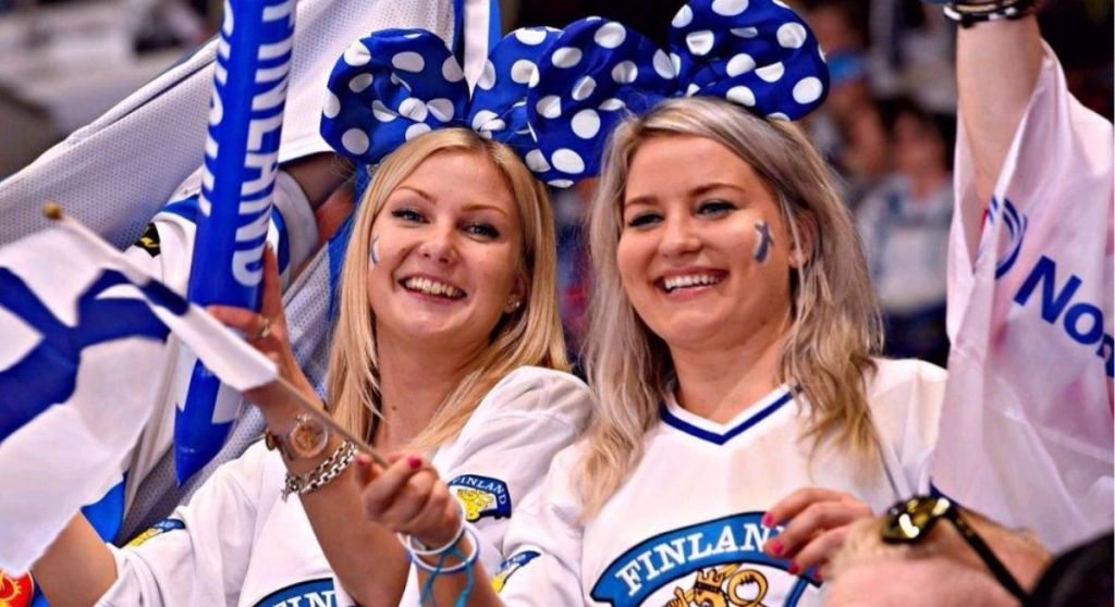 Mujeres finlandesas sonriendo