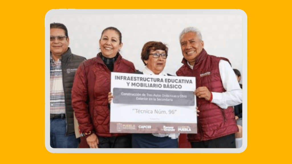 Gobierno de Puebla entrega apoyos educativos por casi 122 millones de pesos
