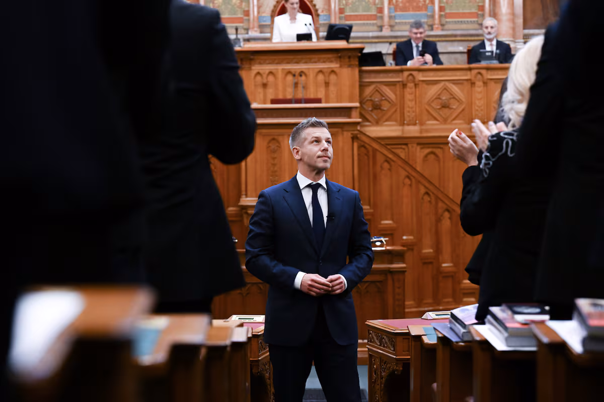 Peter Magyar asume el poder y promete cambiar el sistema húngaro