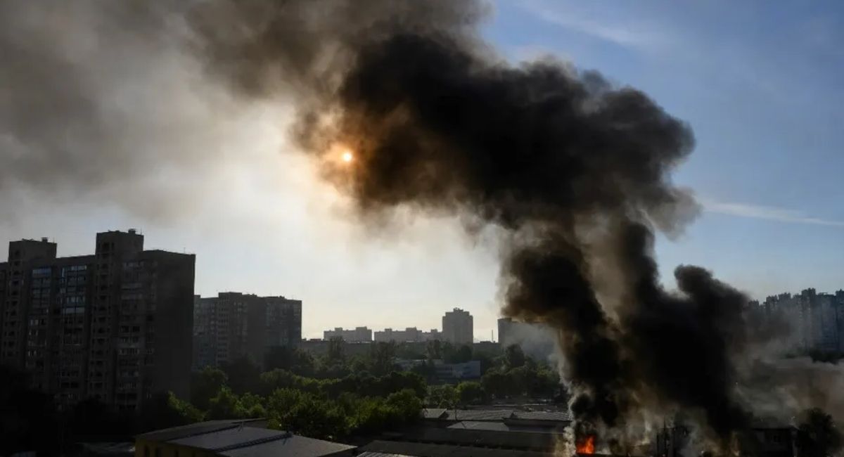Ucrania intensifica ataques con drones y golpea refinerías clave en Rusia