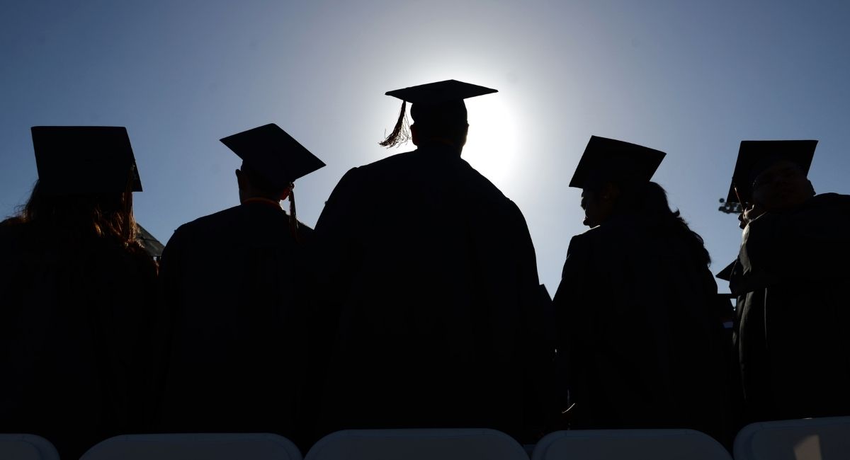Nayeli Salvatori propone programas de salud mental para universitarios recién egresados